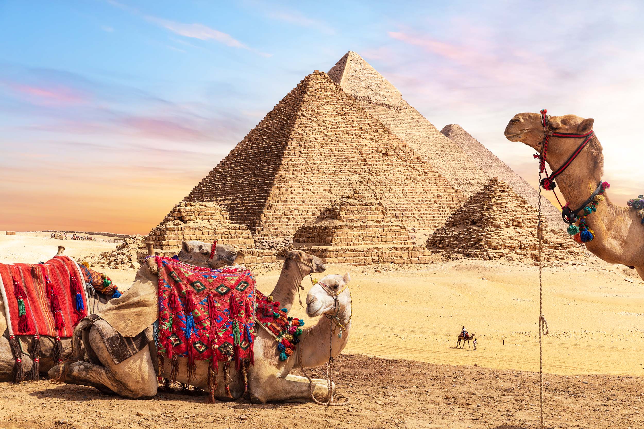 Traveling to Egypt is an opportunity to immerse yourself in the rich and diverse history and culture of this ancient land.